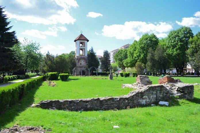 Кой град е в центъра на България