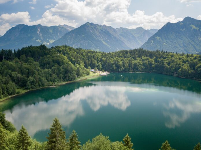Ще познаете ли най-голямо езеро в България