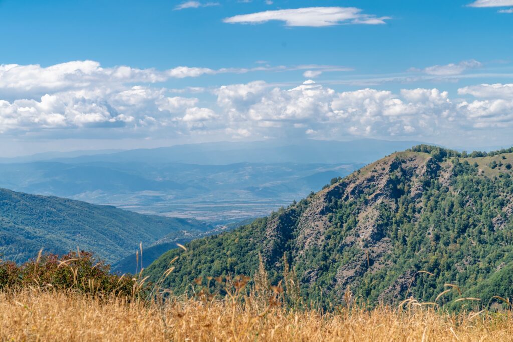 Най-дългата планина в България - ще я познаете ли