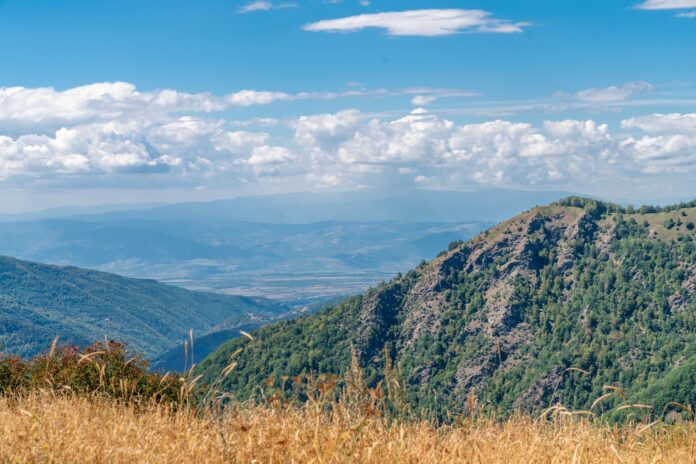 Най-дългата планина в България - ще я познаете ли